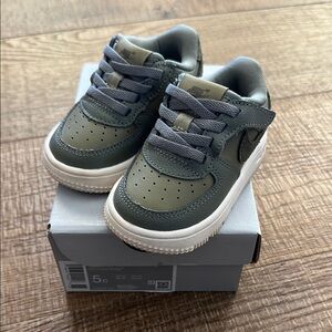 Nike Toddler Force 1 Low Easyon LV8 4